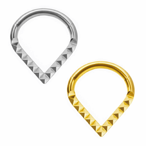 Anello Clicker V Liscio Piramide in Titanio
