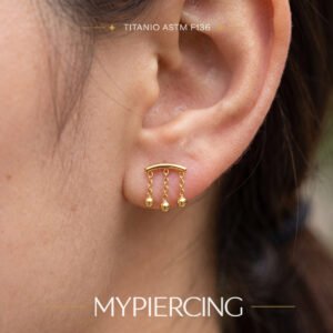 Labret in Titanio con Catene Pendenti e Sfere
